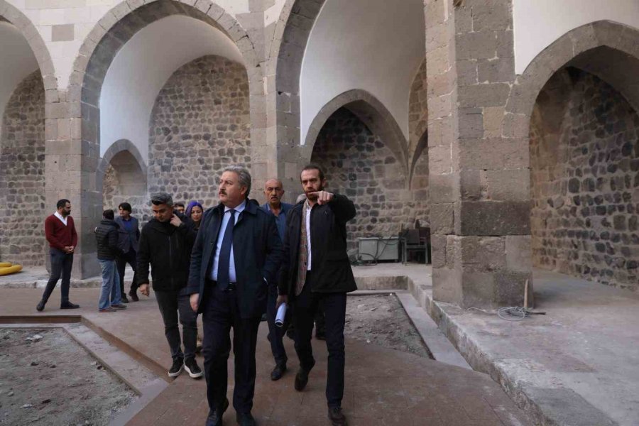 Köşk Medrese Hizmete Girmek İçin Gün Sayıyor