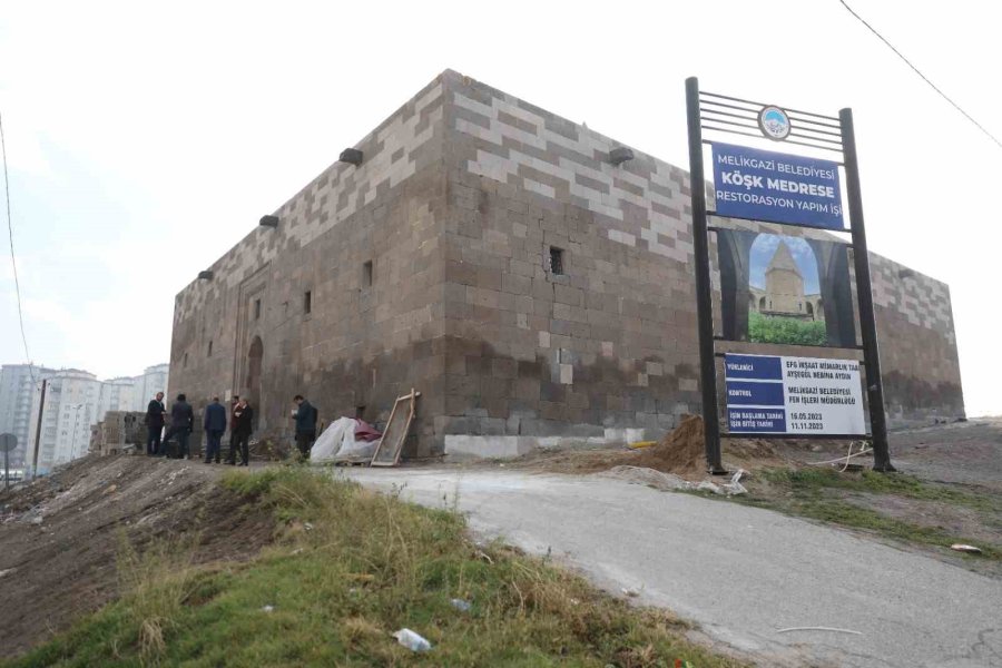 Köşk Medrese Hizmete Girmek İçin Gün Sayıyor