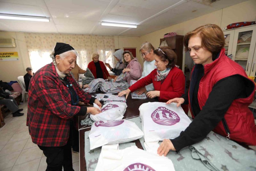 Mezitli Belediyesinin Gönüllüleri Çalışmalarıyla Takdir Topluyor