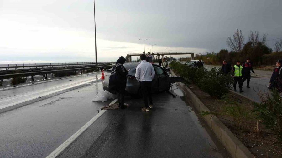 Manavgat-alanya Karayolunda Feci Kaza Ucuz Atlatıldı: 3 Yaralı