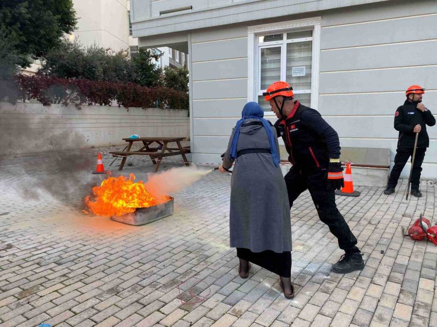 Öğrenci Yurdunda Yangın Tatbikatı