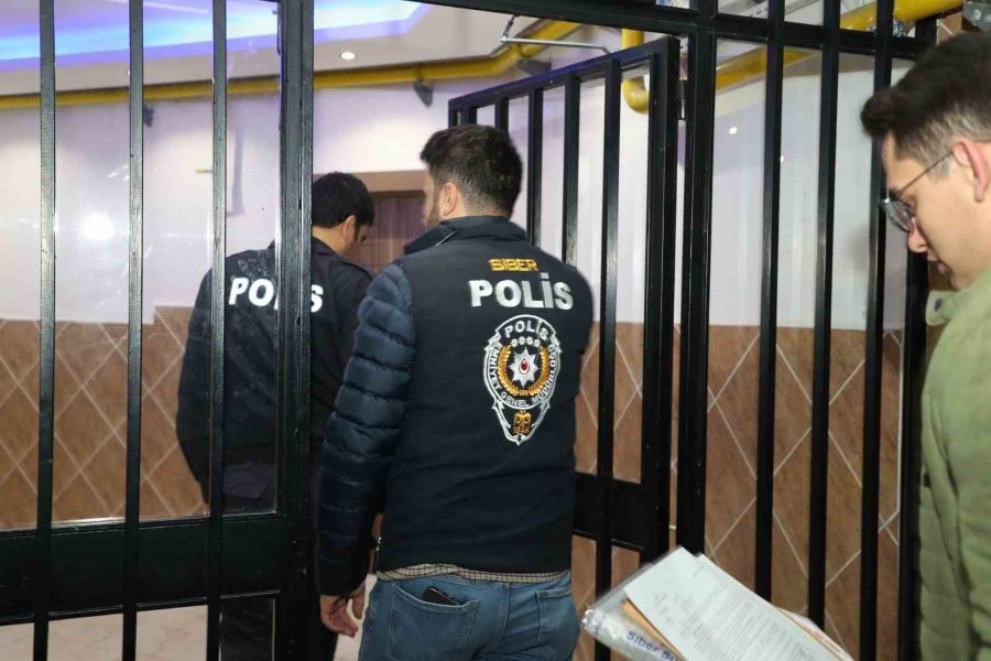 Mersin Merkezli 6 İlde Yasa Dışı Bahis Operasyonu: 17 Gözaltı