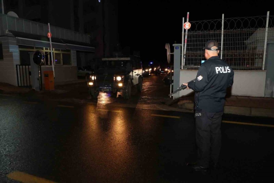 Mersin Merkezli 6 İlde Yasa Dışı Bahis Operasyonu: 17 Gözaltı