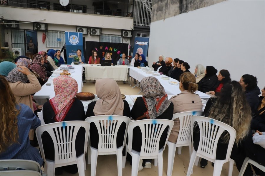 Akdeniz’de ’ergenleri Anlamak’ Konulu Seminer Gerçekleştirildi