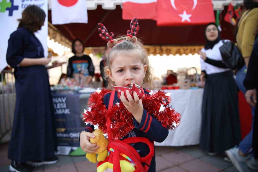 13. Alanya Uluslararası Yeni Yıl Pazarı Kapılarını Açıyor