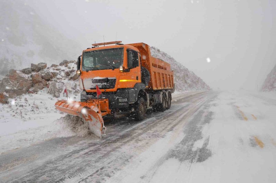 Alacabel’e Mevsimin İlk Karı Düştü