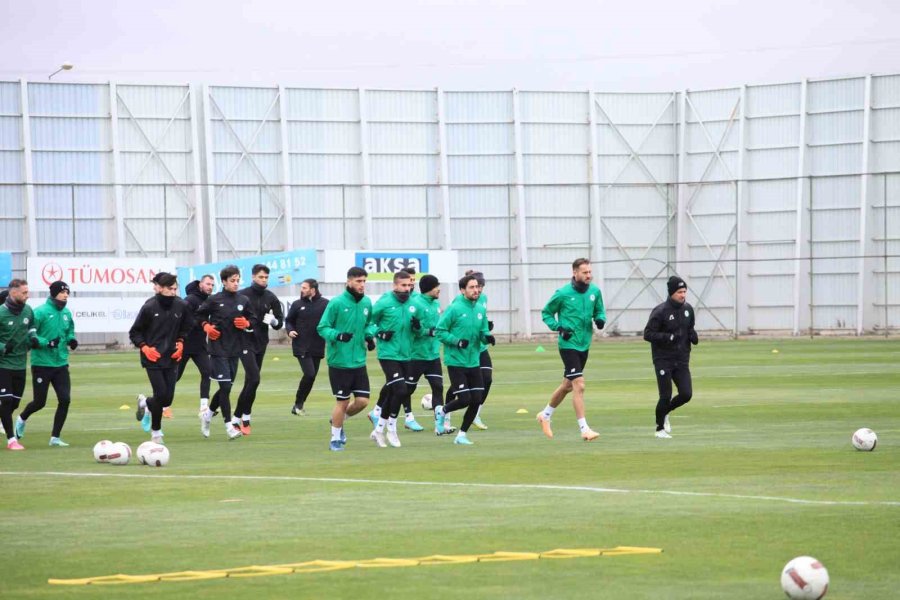 Konyaspor Teknik Direktörü Hakan Keleş: “biz Elimizden Geleni Yapmaya Çalışıyoruz”