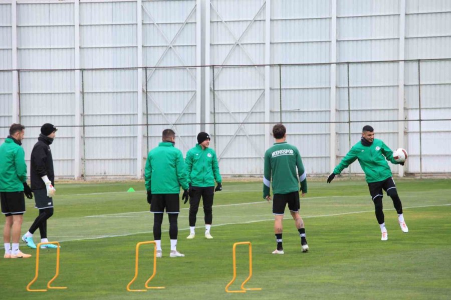 Konyaspor Teknik Direktörü Hakan Keleş: “biz Elimizden Geleni Yapmaya Çalışıyoruz”