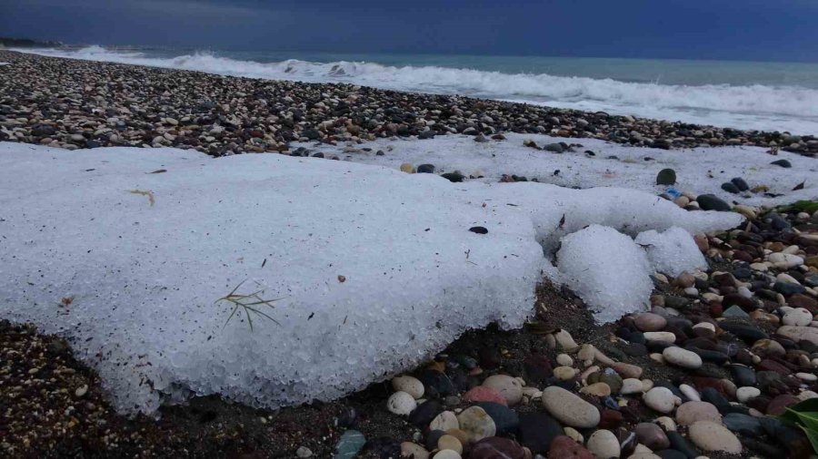 Mersin’de Sağanak Yağış Sabaha Kadar Etkili Oldu