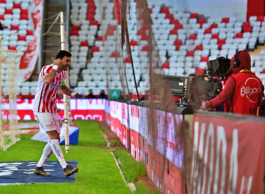 Trendyol Süper Lig: Antalyaspor: 2 - Fatih Karagümrük: 1 (ilk Yarı)