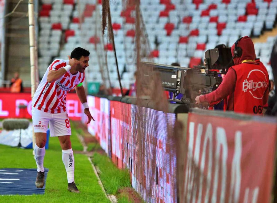 Trendyol Süper Lig: Antalyaspor: 2 - Fatih Karagümrük: 1 (ilk Yarı)