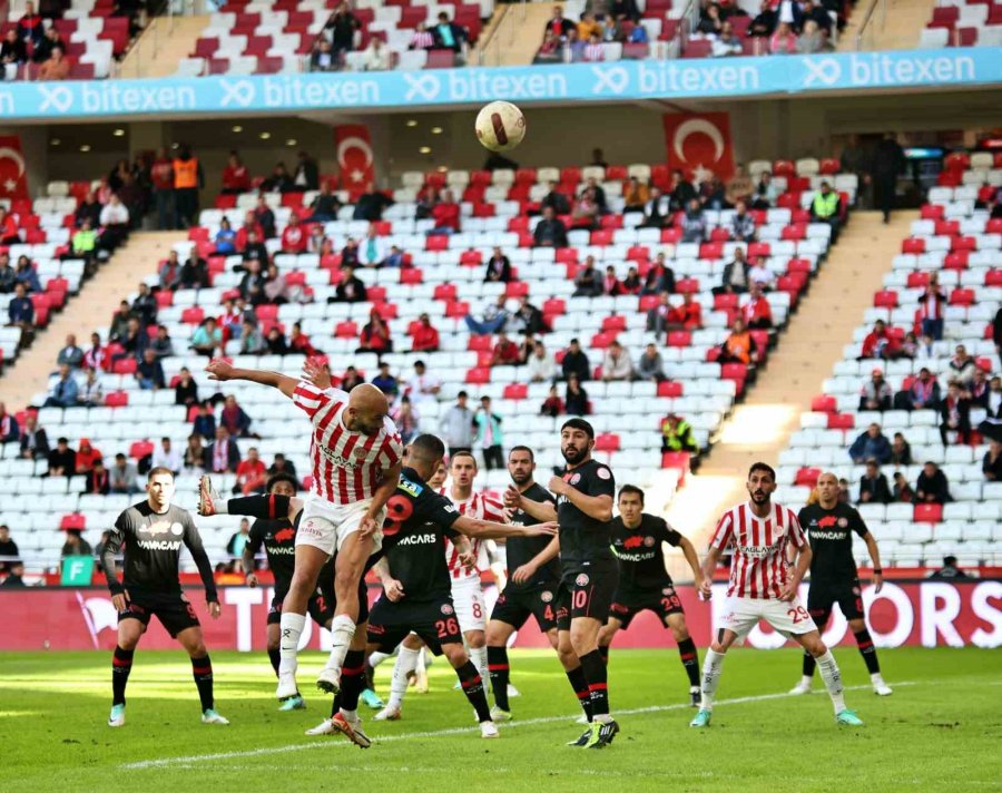 Trendyol Süper Lig: Antalyaspor: 2 - Fatih Karagümrük: 1 (ilk Yarı)