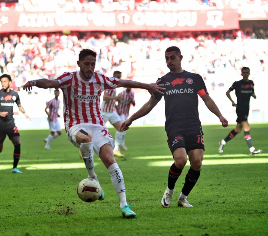 Trendyol Süper Lig: Antalyaspor: 2 - Fatih Karagümrük: 1 (ilk Yarı)