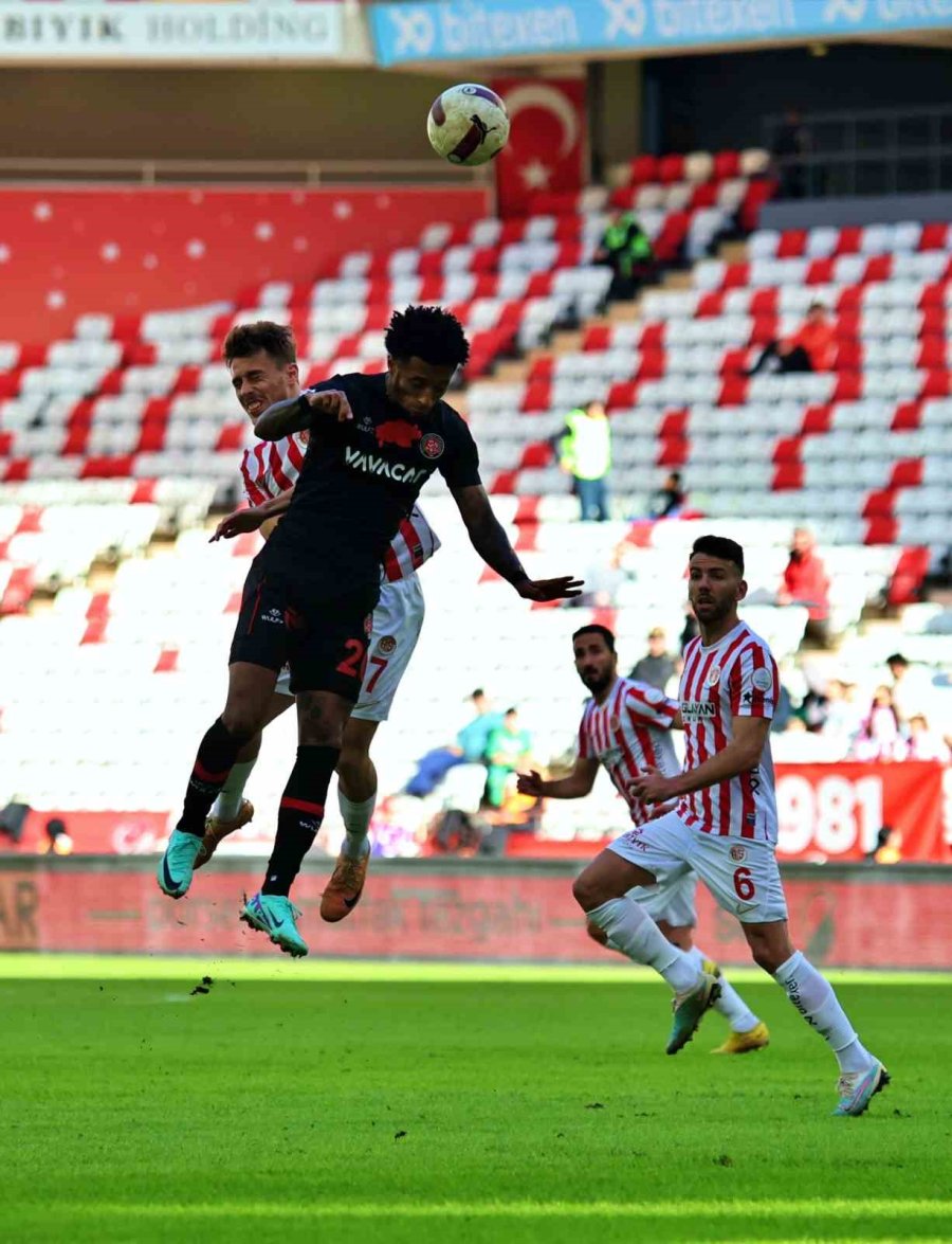 Trendyol Süper Lig: Antalyaspor: 2 - Fatih Karagümrük: 1 (ilk Yarı)