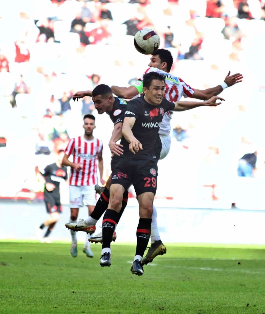 Trendyol Süper Lig: Antalyaspor: 2 - Fatih Karagümrük: 1 (ilk Yarı)