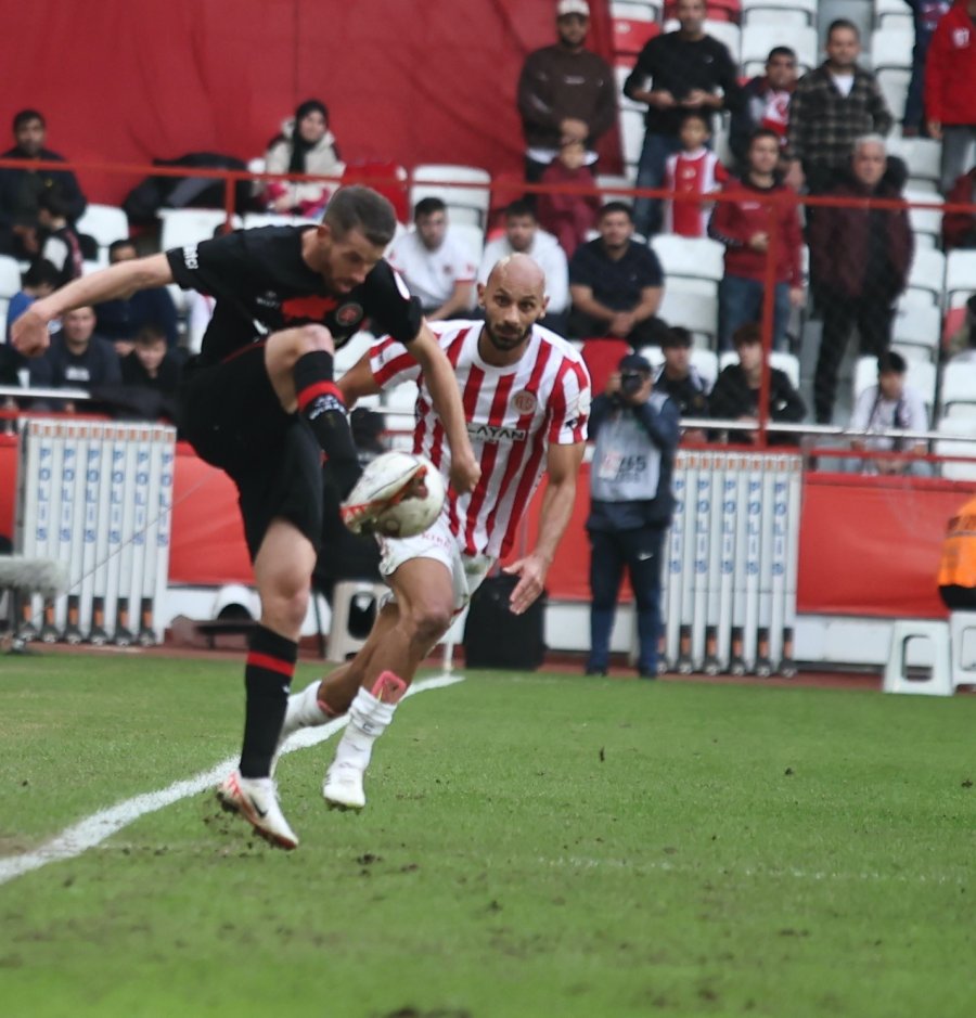 Trendyol Süper Lig: Antalyaspor: 2 - Fatih Karagümrük: 1 (maç Sonucu)