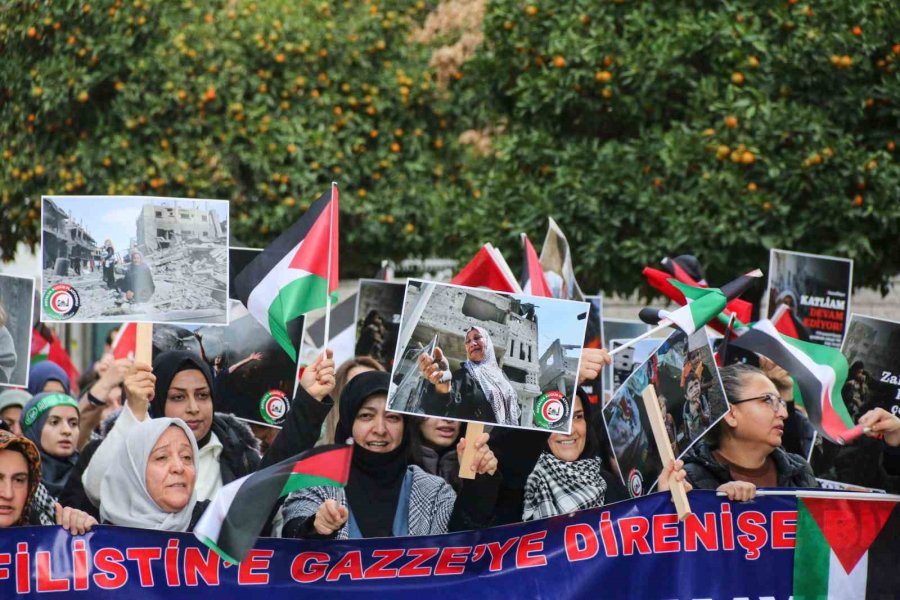 Antalya’da Binlerce Kişi Filistin’e Destek İçin Yürüdü