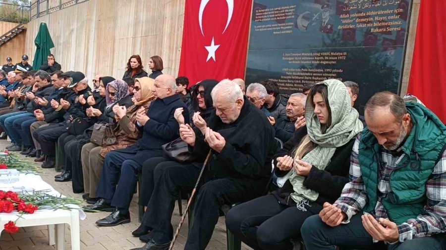 Şehit Emniyet Müdürü Altuğ Verdi Mezarı Başında Anıldı