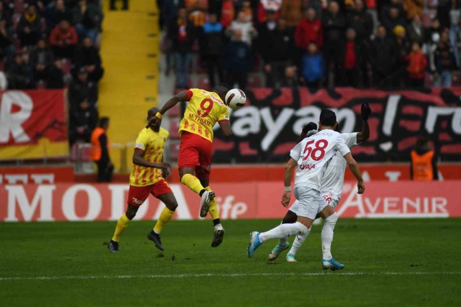 Trendyol Süper Lig: Kayserispor: 0 - Pendikspor: 0 (ilk Yarı)