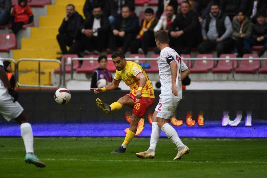 Trendyol Süper Lig: Kayserispor: 0 - Pendikspor: 0 (ilk Yarı)