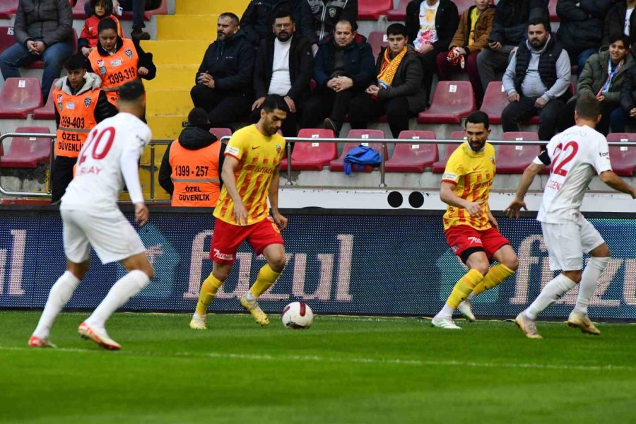 Trendyol Süper Lig: Kayserispor: 0 - Pendikspor: 0 (maç Devam Ediyor)