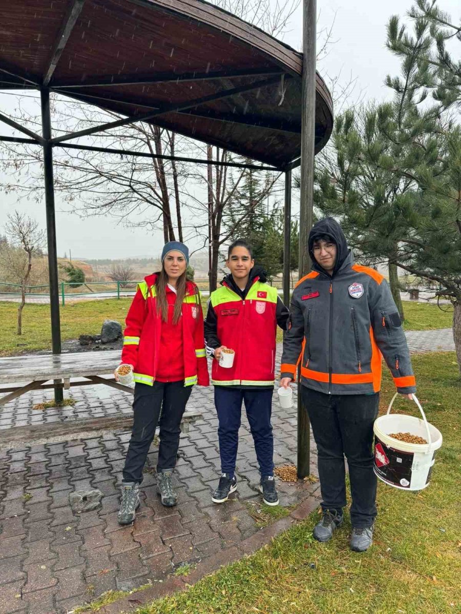 Türkuaz Arama Kurtarma Gönüllülerinden Örnek Davranış