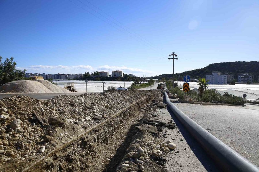 Büyükşehir Demre Gökyazı’da İçme Suyu Hatlarını Yeniliyor