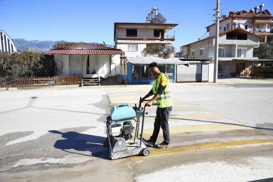 Büyükşehir Demre Gökyazı’da İçme Suyu Hatlarını Yeniliyor