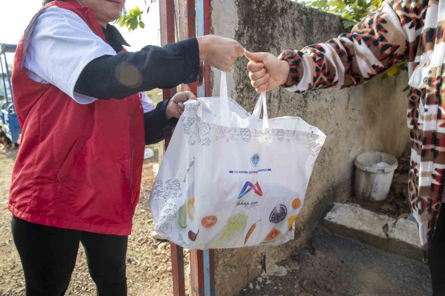 Mersin’de Vatandaşlara Un Desteği