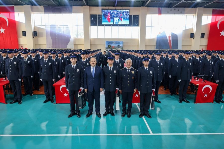 Mersin’de 446 Polis Adayı Mezun Oldu