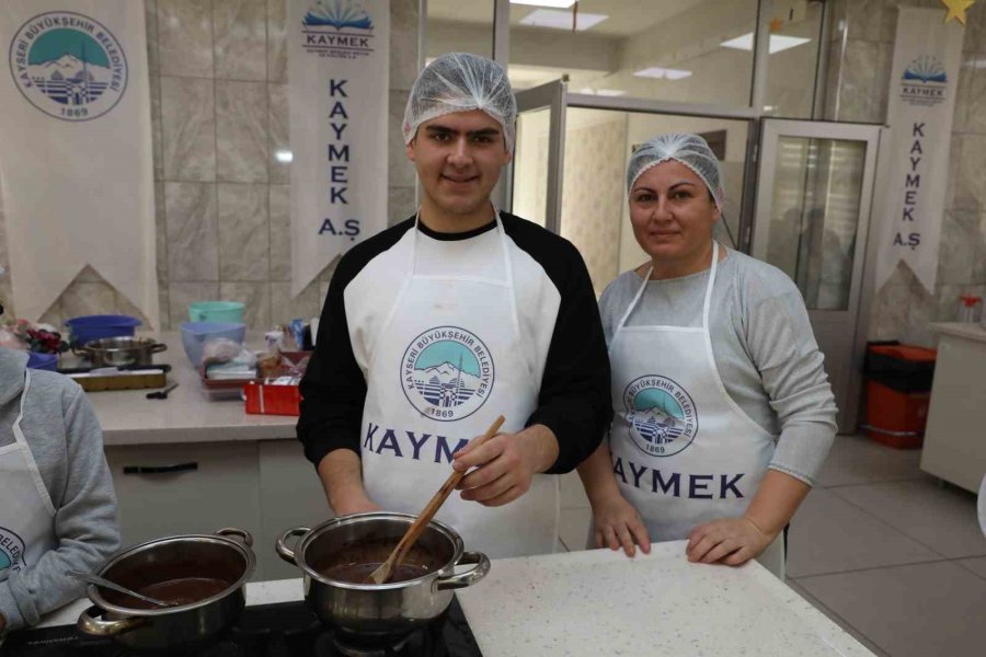 Büyükşehir Kaymek’ten ‘anne-çocuk Mozaik Pasta Yapımı’ Etkinliği