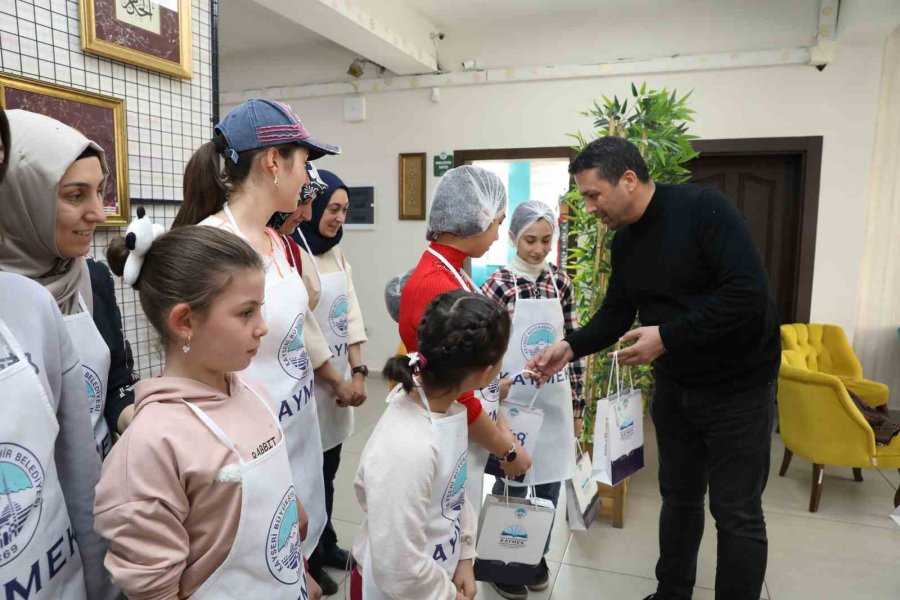 Büyükşehir Kaymek’ten ‘anne-çocuk Mozaik Pasta Yapımı’ Etkinliği