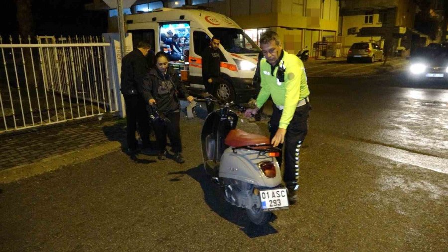 Motosikletin Çarptığı Sürücü Ambulansa Kaldırılırken Polislere Dua Etti