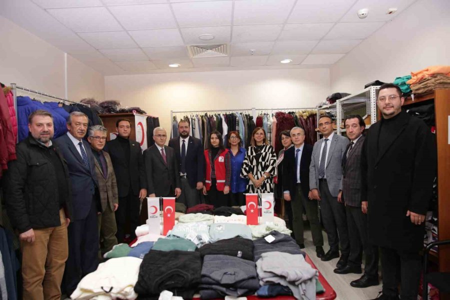 ’kızılay Butik’ Esogü’lü Öğrencilerin Hizmetine Açıldı