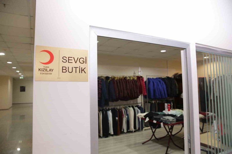 ’kızılay Butik’ Esogü’lü Öğrencilerin Hizmetine Açıldı