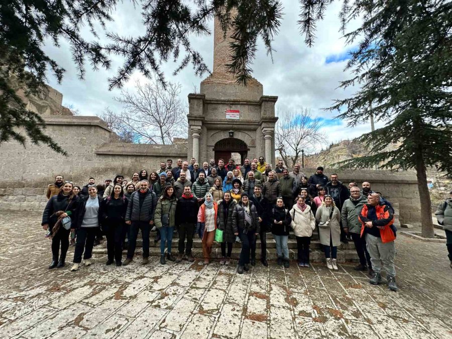 Kapadokya’nın Turist Rehberleri Aksaray’da