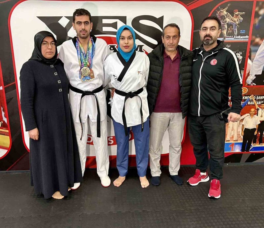 İşitme Diliyle Öğrendiği Taekwondoda Başarıdan Başarıya Koşuyor