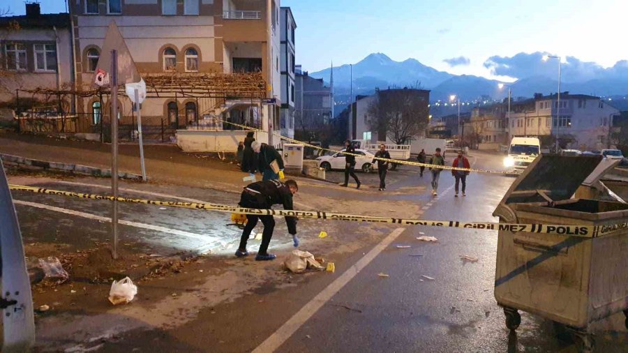 Kayseri’de Bıçaklı Kavga: 1 Ölü, 1 Yaralı