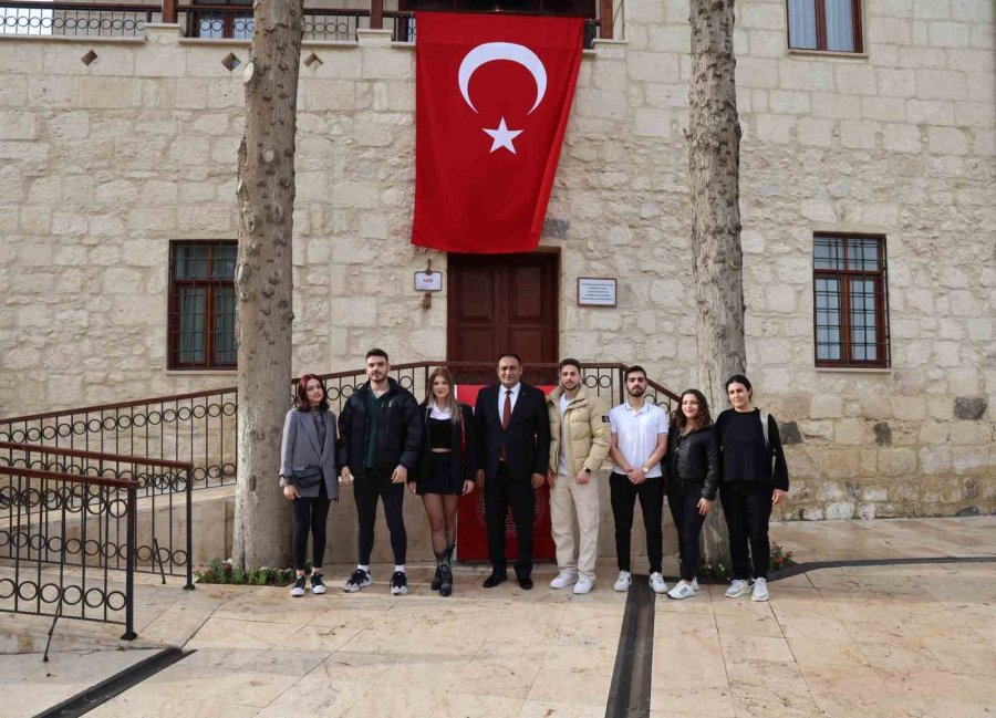 Başkan Yılmaz, Üniversite Öğrencilerine Toroslar’ın Tarihi Ve Doğal Güzelliklerini Anlattı