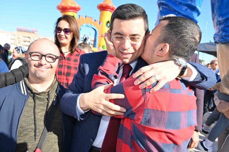 Kepez Belediyesi Özel Çocukları Lunapark’ta Ağırladı