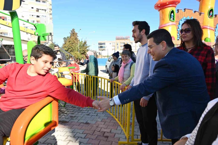 Kepez Belediyesi Özel Çocukları Lunapark’ta Ağırladı