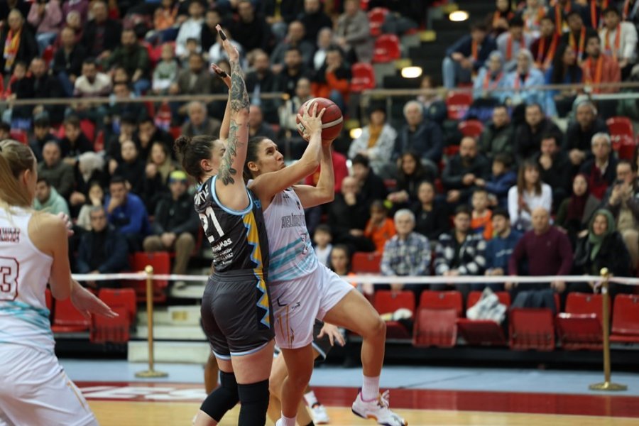 Eurocup Women Play-off: Melikgazi Kayseri Basketbol: 81 - Movistar Estudiantes: 55