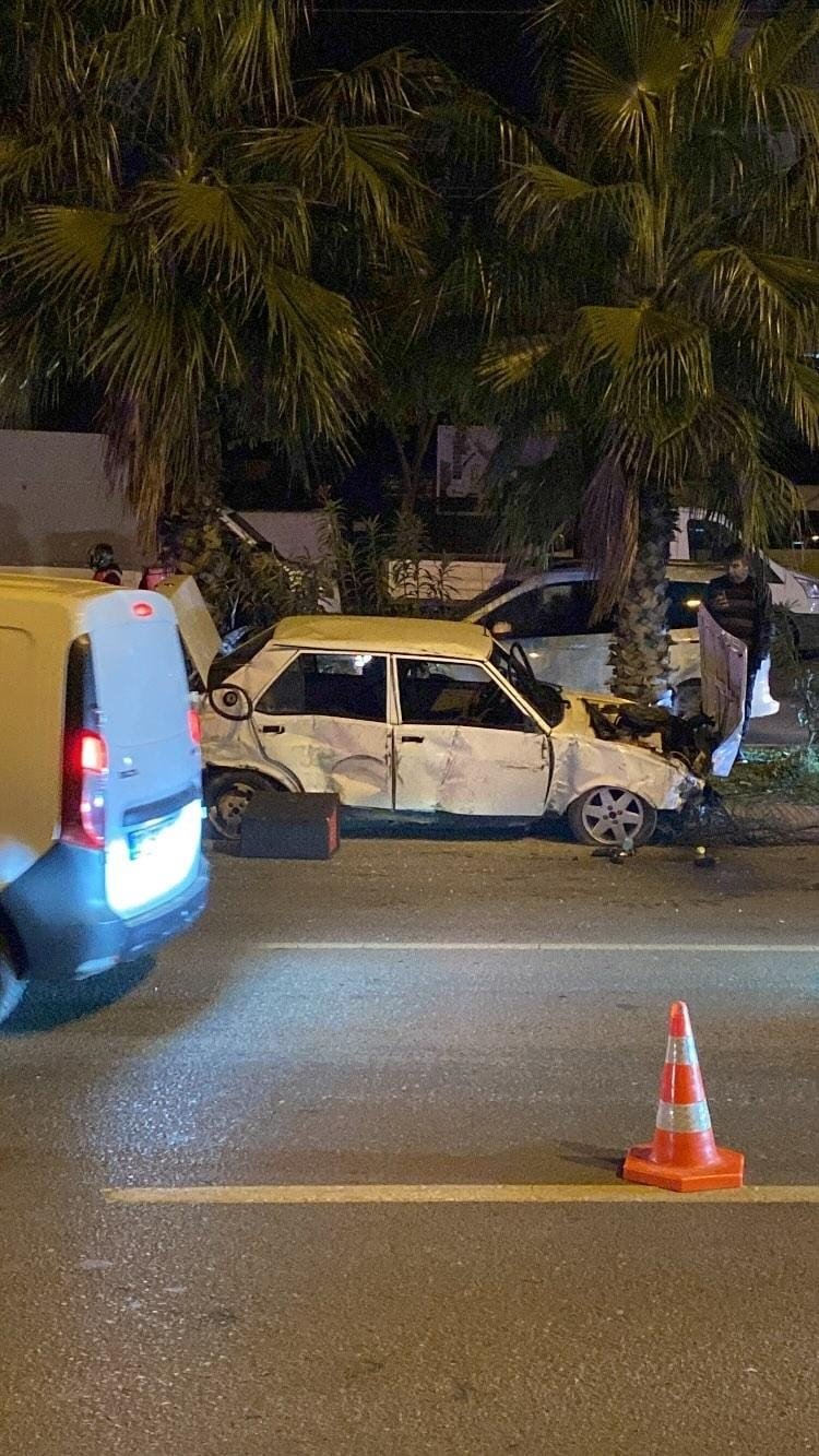 Otomobille Motosikletin Çarpıştığı Feci Kazada Ortalık Savaş Alanına Döndü: 1 Ölü