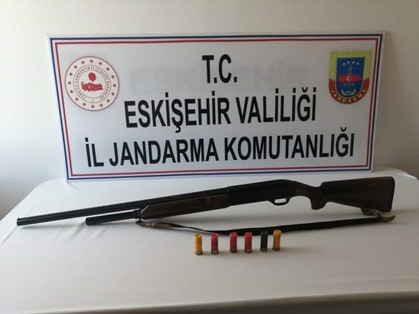 Çok Sayıda Silah Ve Mermi Jandarma Ekiplerince Ele Geçirildi