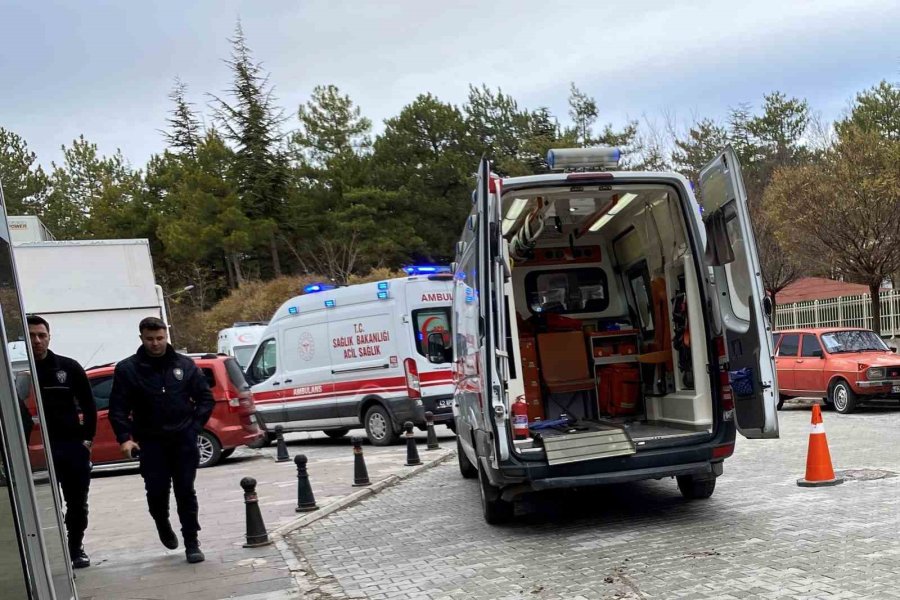 Anten Tamir Etmek İsterken 3. Katın Balkonundan Düşüp Hayatını Kaybetti