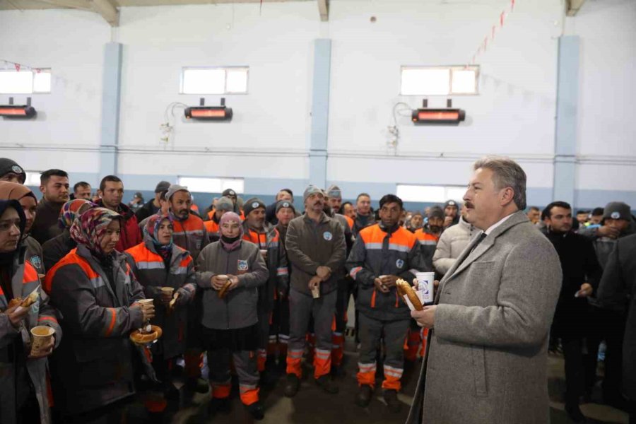 Başkan Palancıoğlu Mesaiye, Saha Çalışanlarını Ziyaret Ederek Başladı