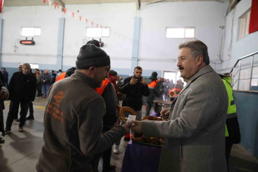 Başkan Palancıoğlu Mesaiye, Saha Çalışanlarını Ziyaret Ederek Başladı