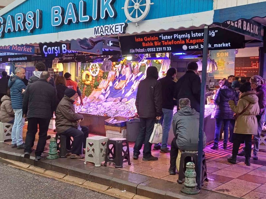 Hamsi Tezgâhında Yoğunluk