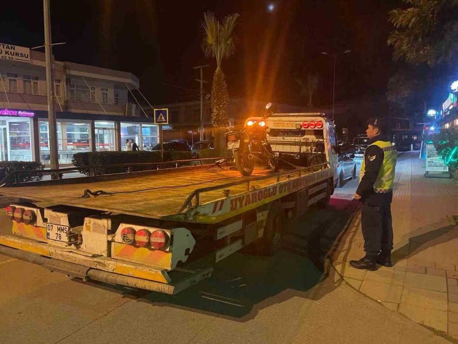 Alanya’da 3 Araç Trafikten Men Edildi