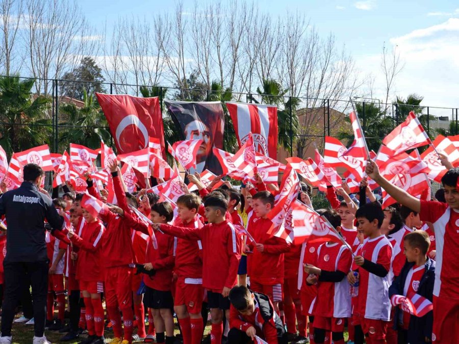 Antalyaspor Futbol Okulları Gelişim Ve Kış Kampı Tamamlandı